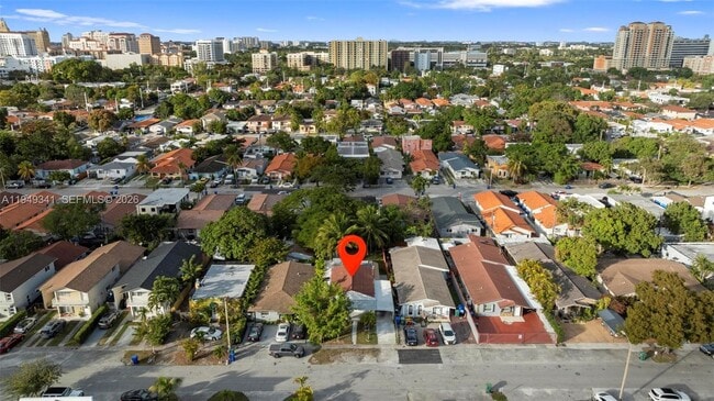 Building Photo - 3507 SW 25th Ter