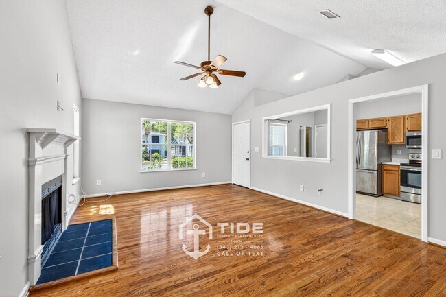 Building Photo - Modern Living in the Heart of West Ashley