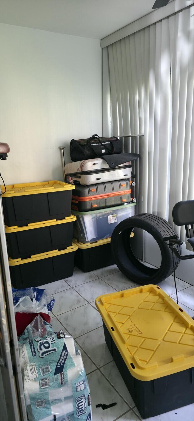 Building Photo - 6091 NW 61st Ave