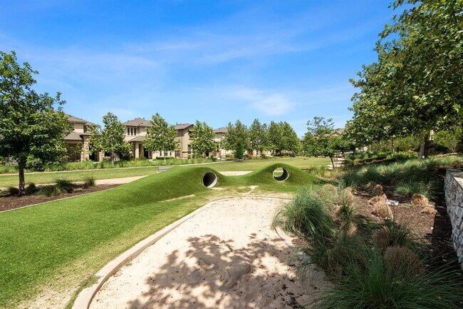 Building Photo - 6814 E Riverside Dr