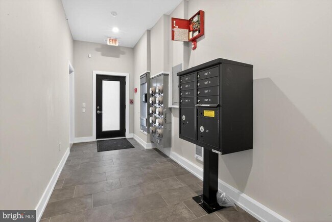 Building Photo - 2034 N Front St