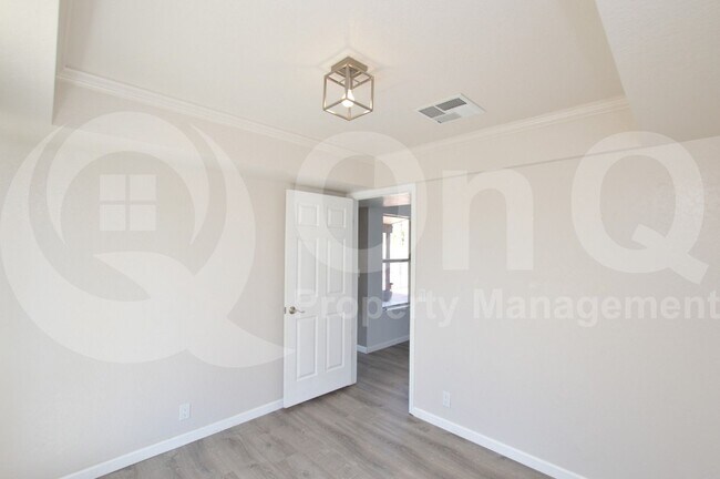 Building Photo - 3606 W Creedance Blvd