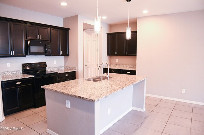 Building Photo - 3648 E Perkinsville St