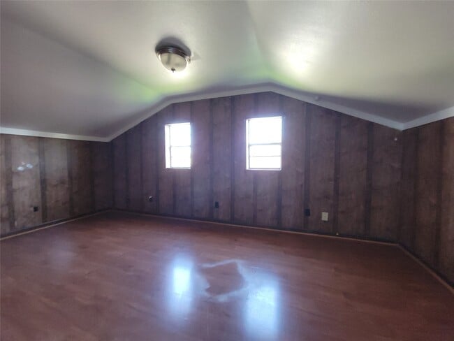 Building Photo - 14822 Sheffield Terrace