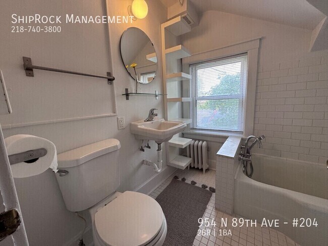 Building Photo - 954 89th Ave W