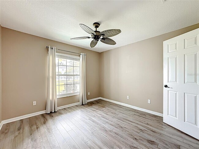 Building Photo - 3960 Southpointe Dr