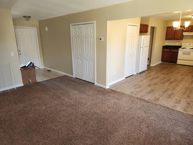 Building Photo - 7980 Amber Dr