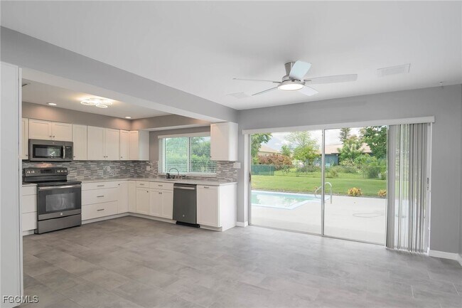 Building Photo - 409 SW 44th St