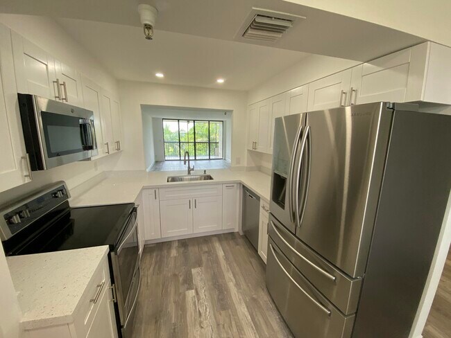 Building Photo - 6320 Boca Del Mar Dr