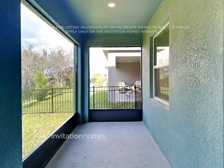 Building Photo - 14318 17th Ct E