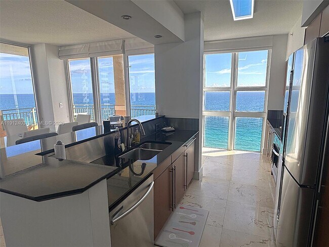 Building Photo - 2080 S Ocean Dr