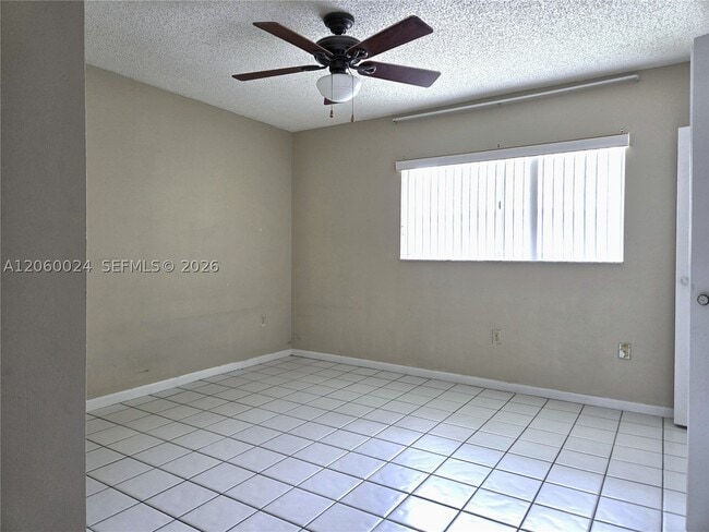 Building Photo - 900 SW 104th Ct