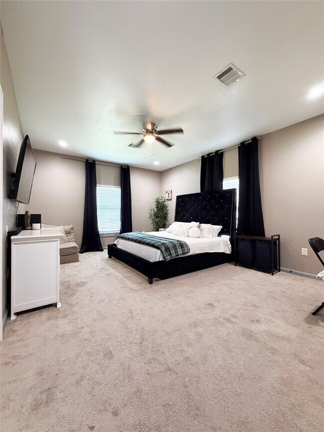 Building Photo - 9405 Arvin St