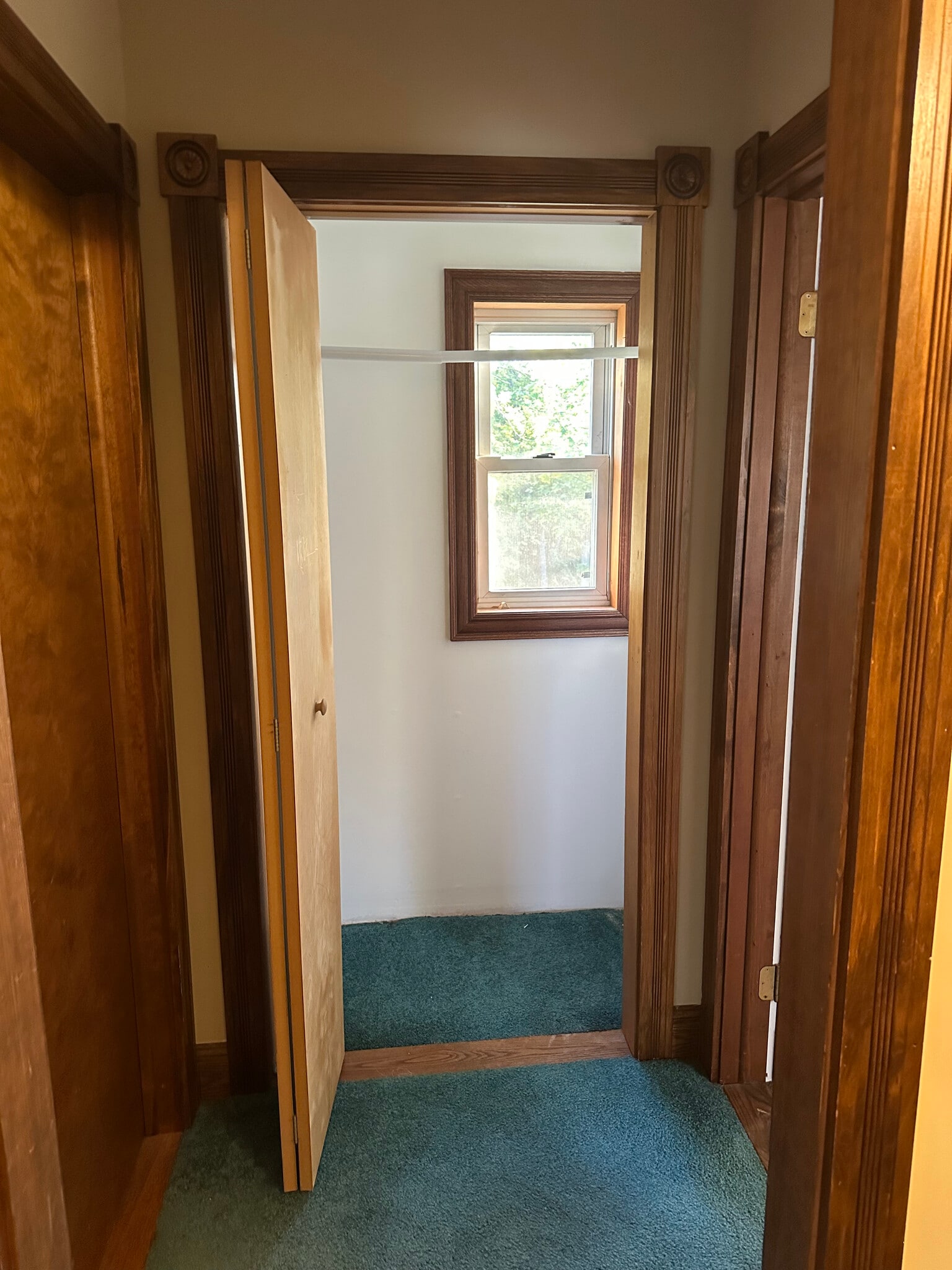 Building Photo - 529 Brook St