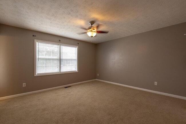 Building Photo - Chinook Street Townhome