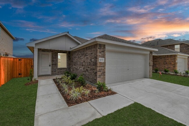 Building Photo - 1611 Windrose Bnd