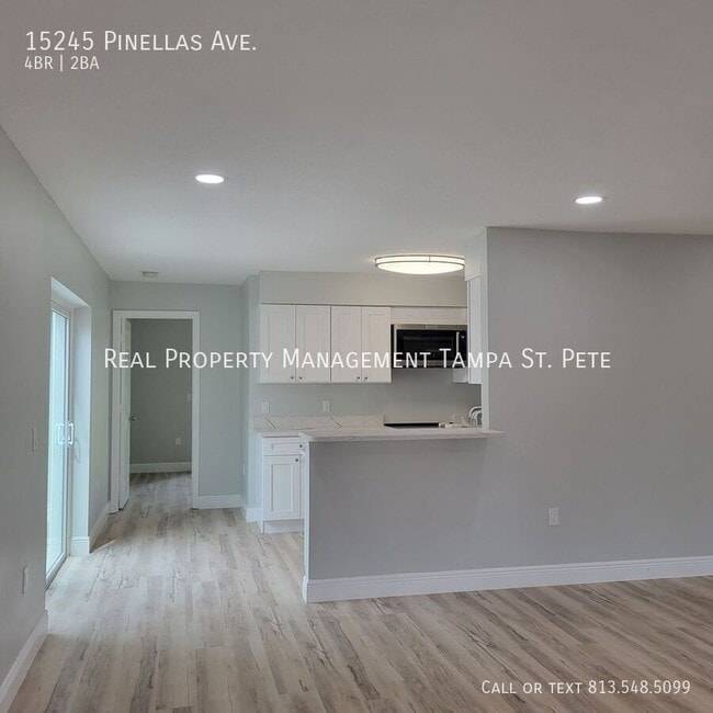 Building Photo - 15245 Pinellas Ave