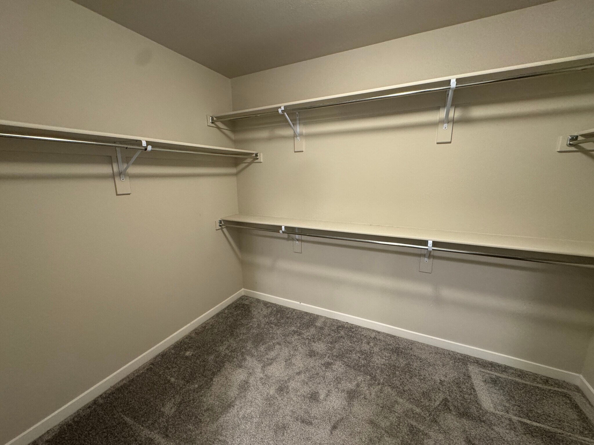 Building Photo - 5921 Mumford Dr