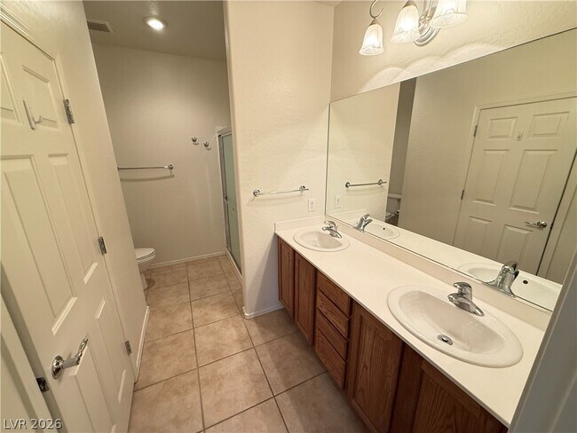 Building Photo - 2427 Andromeda Ave