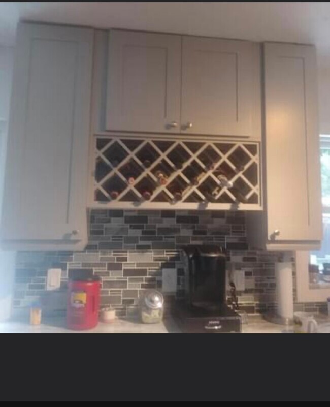 Building Photo - 650 W Blue Lake Ter