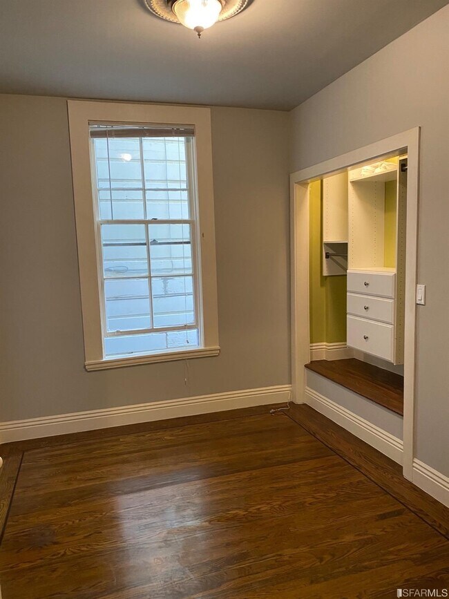 Building Photo - 188 Winfield St