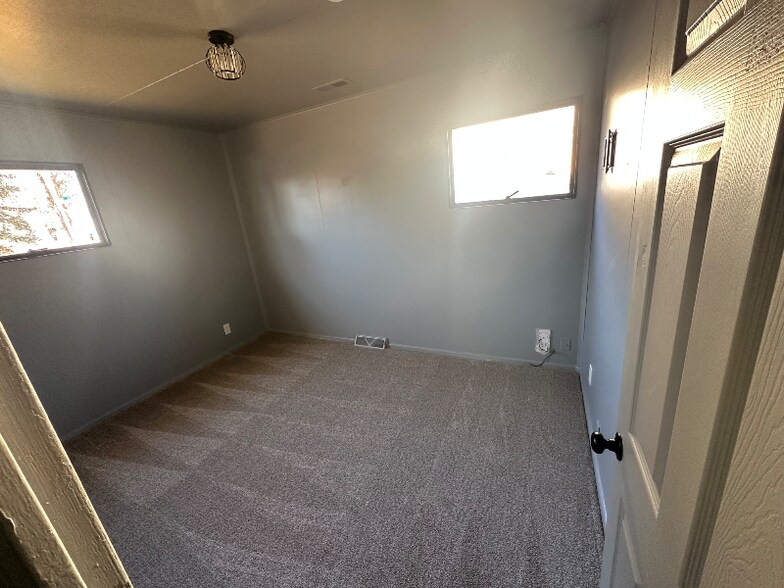 Building Photo - 3127 S 40th St