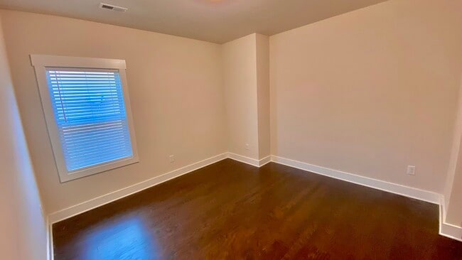 Building Photo - 178 Redcroft Dr