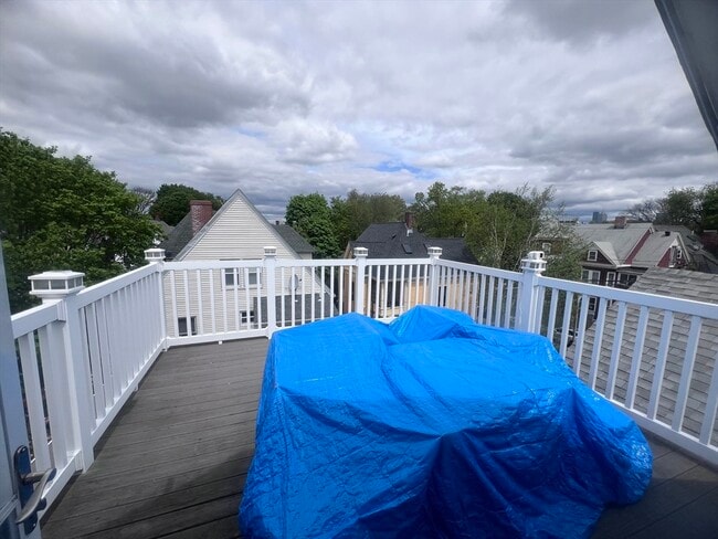 Building Photo - 6 Arcadia St