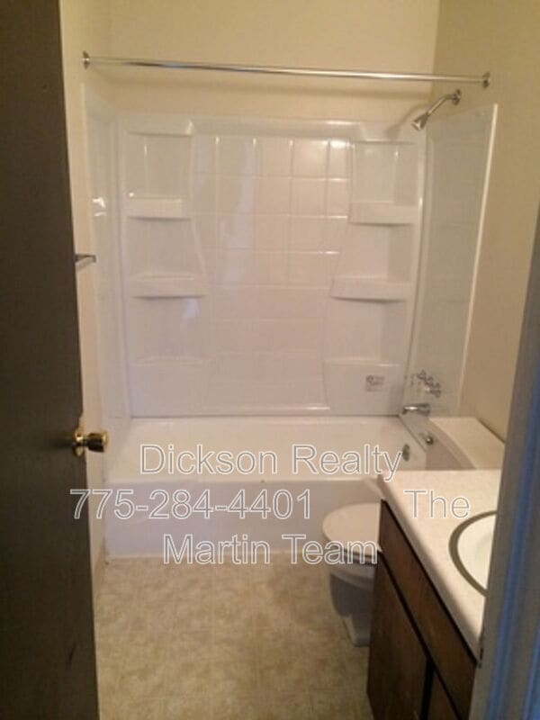 Building Photo - 3285 Gypsum Rd