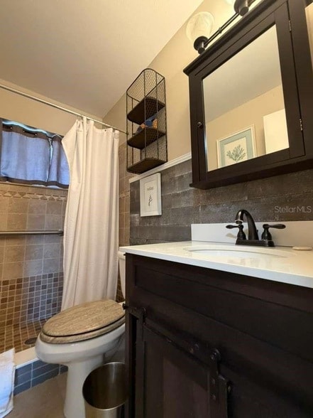 Building Photo - 1832 Sunny Dr