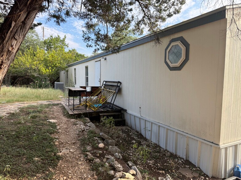 Building Photo - 1170 Qappuella Dr