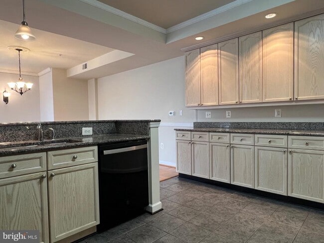 Building Photo - 485 Harbor Side St