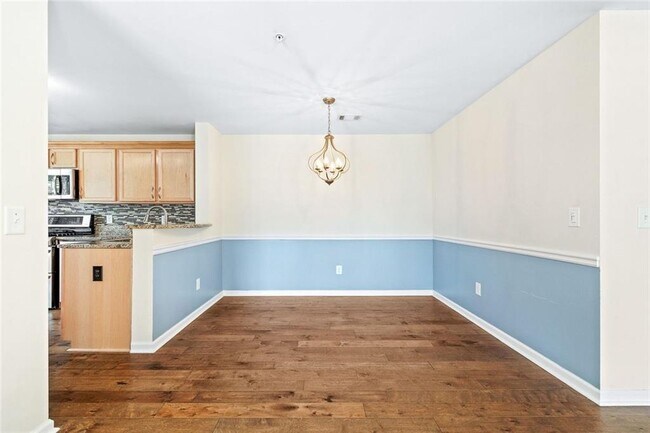 Building Photo - 4140 Riverlook Pkwy SE