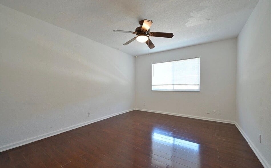 Building Photo - 2789 S Evergreen Cir