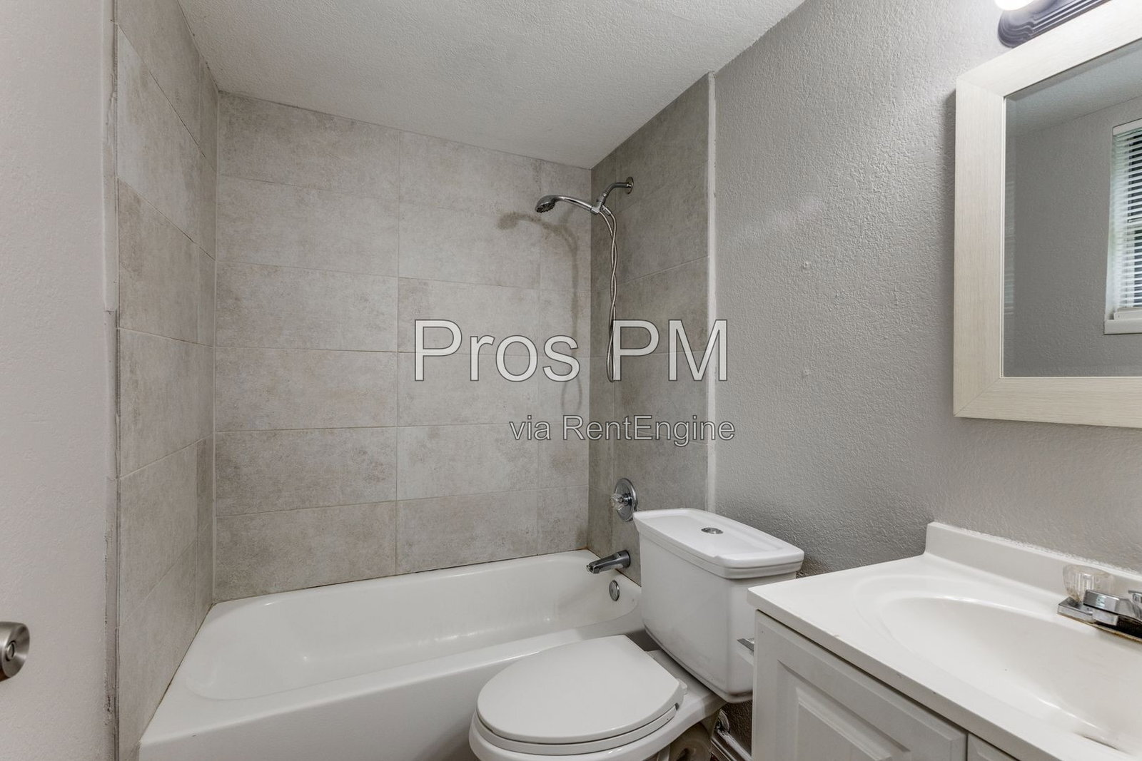 Building Photo - 12129 Spring Branch Dr