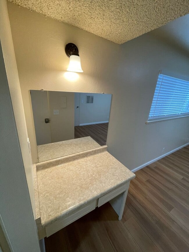 Building Photo - 2975 Neet Ave