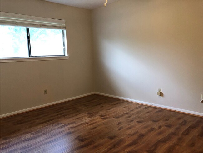 Building Photo - 2434 Hodges Bend Cir