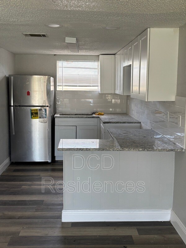Primary Photo - 5505 Forest Haven Cir