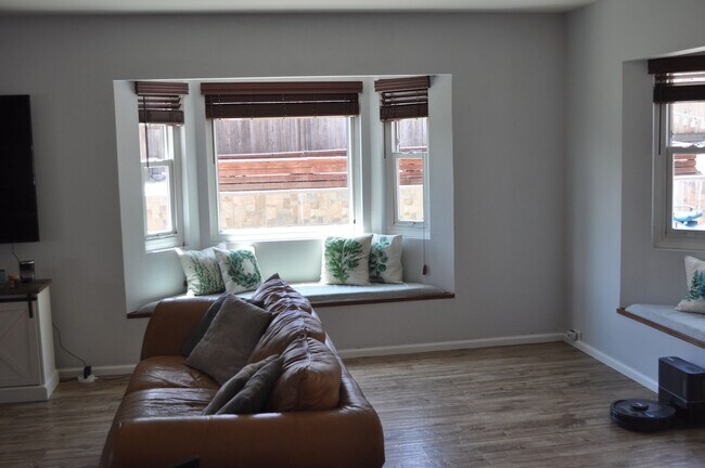 Building Photo - LEMON GROVE 3BR/2BA SINGLE FAMILY DETACHED...
