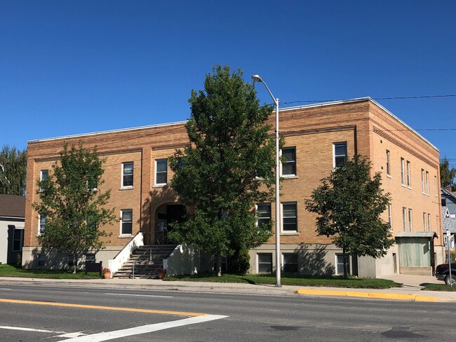 Building Photo - 625 Main St