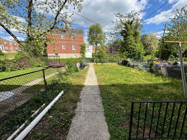 Building Photo - 4 Bedrooms 2 Bathrooms, 21239