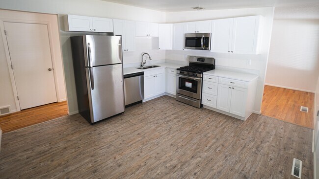 Building Photo - 5558 S Somerset Way