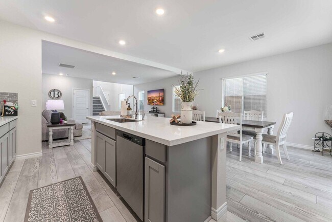 Building Photo - Modern Luxury Living: Spacious Retreat with Next-Gen Suite!