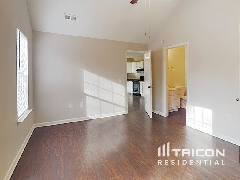 Building Photo - 979 Stinson Glen Ln