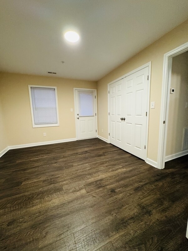 Building Photo - 1150 Cross Creek Cir