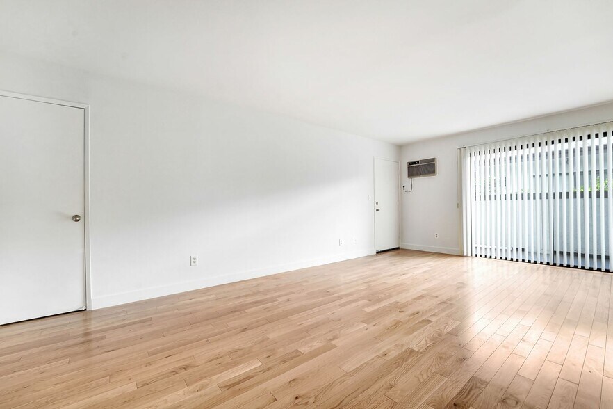 Building Photo - 3415 McLaughlin Ave