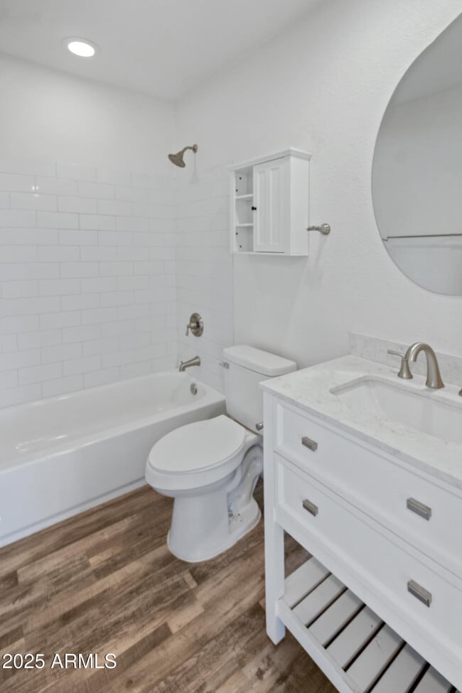 Building Photo - 1729 W Fairmount Ave