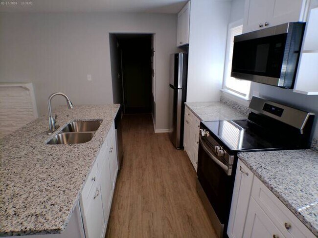 Building Photo - Charming 3 bedrooms and 1 bath brick ranch located on E Erickson Rd in Independence