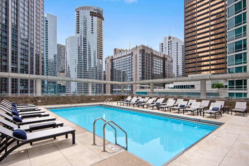 Building Photo - 580 N McClurg Ct