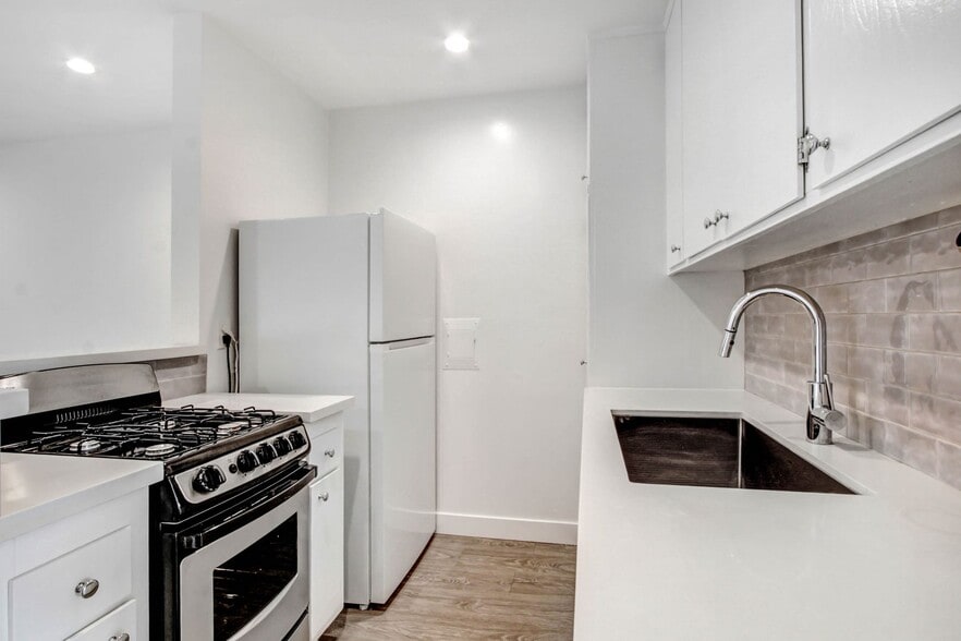 Building Photo - 519 Hill St